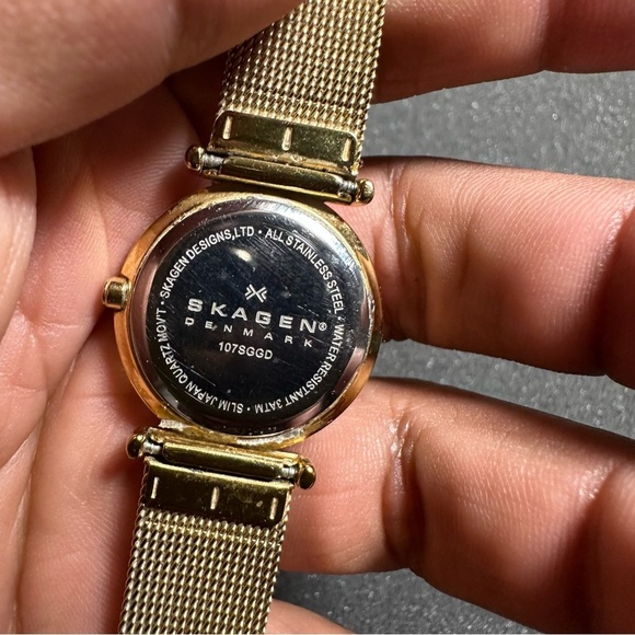 SKAGEN 107SGGD Women's Stainless Steel Analog Dial Quartz Wrist Watch Working - Picture 6 of 6